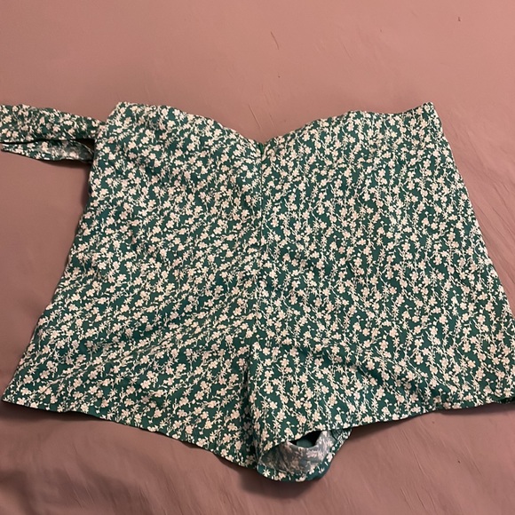 Pink Lily two piece outfit - Picture 6 of 6